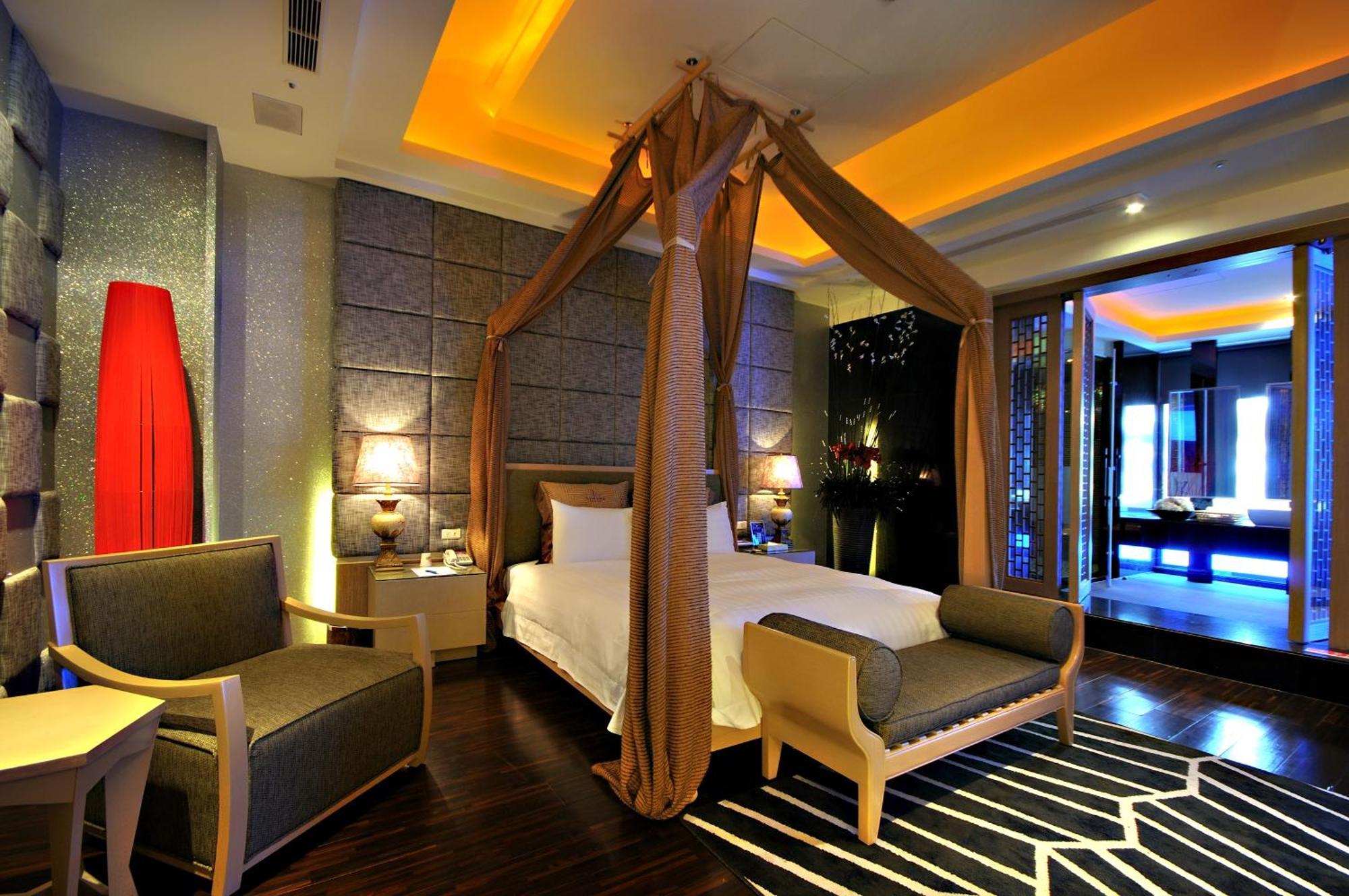 Dubai Motel Yilan Exteriör bild