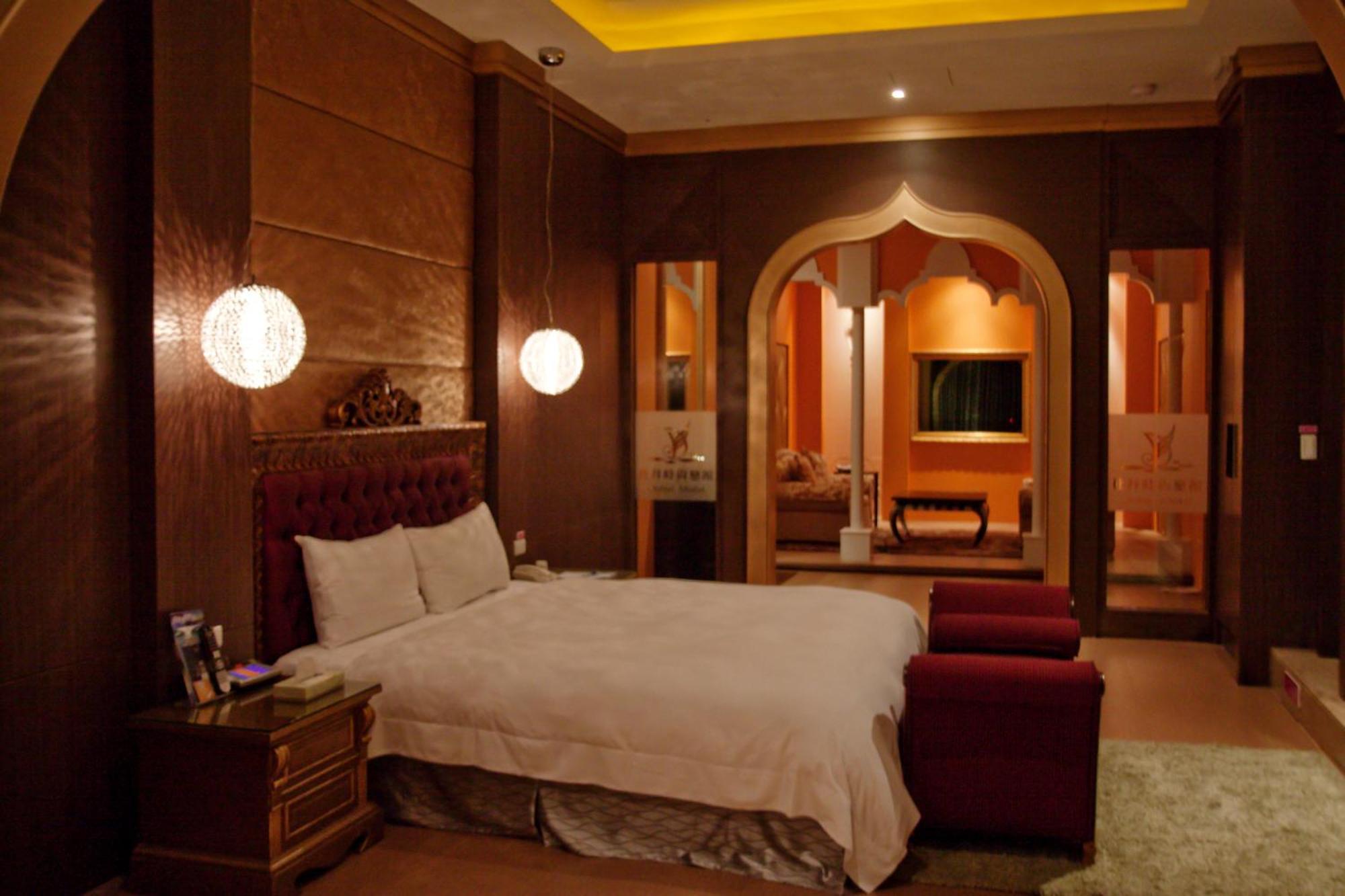 Dubai Motel Yilan Exteriör bild