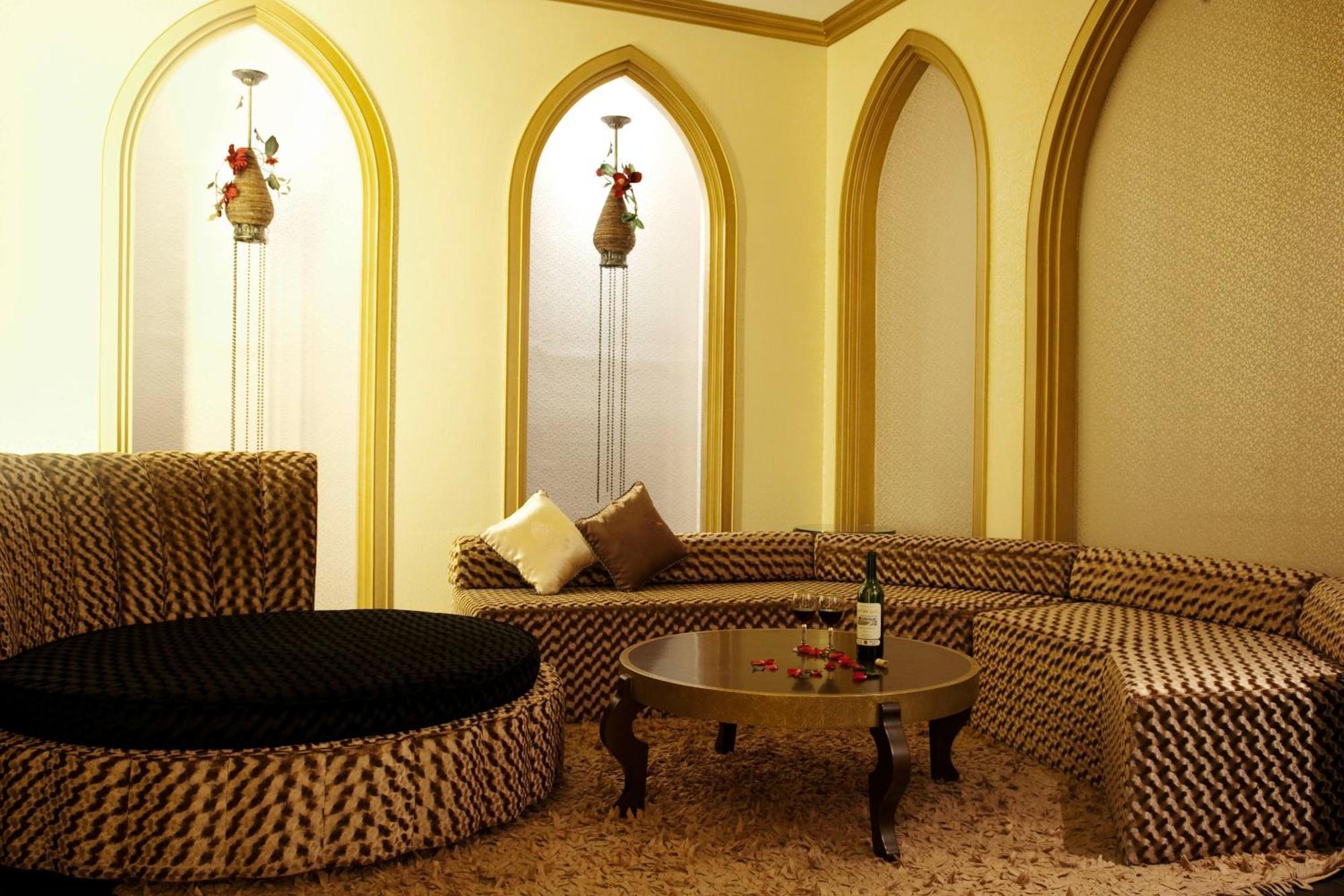 Dubai Motel Yilan Exteriör bild