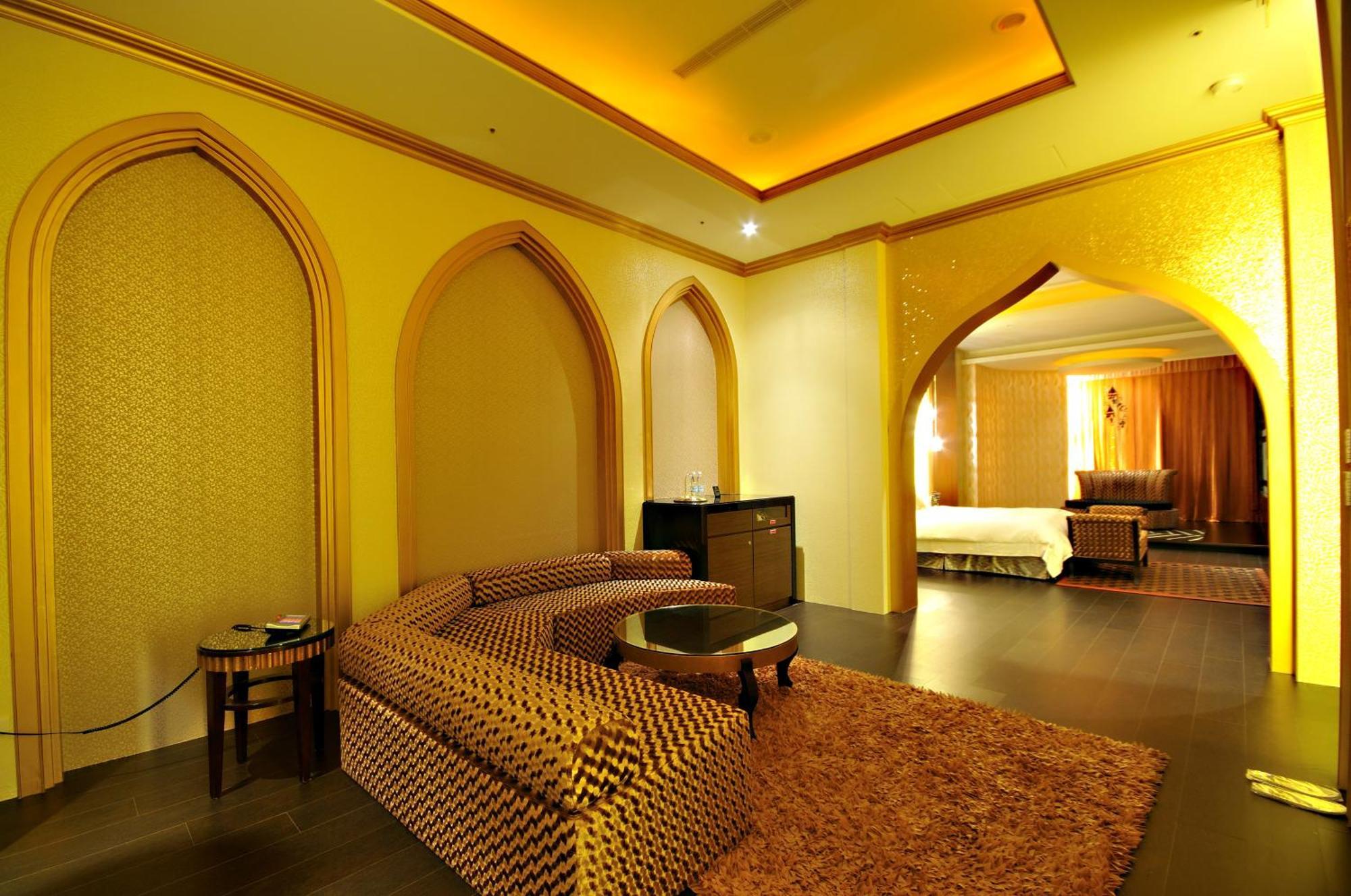 Dubai Motel Yilan Exteriör bild
