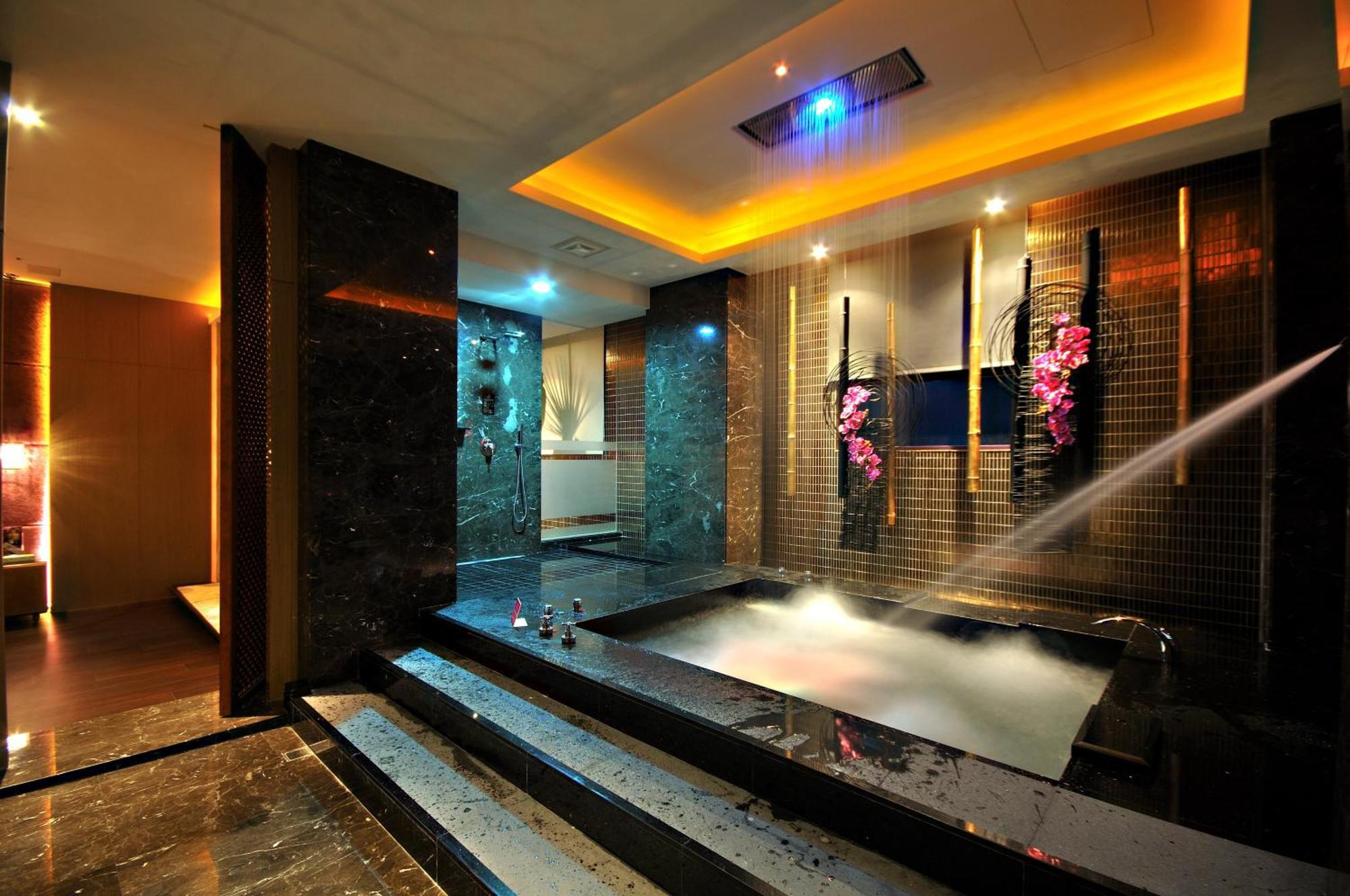 Dubai Motel Yilan Exteriör bild