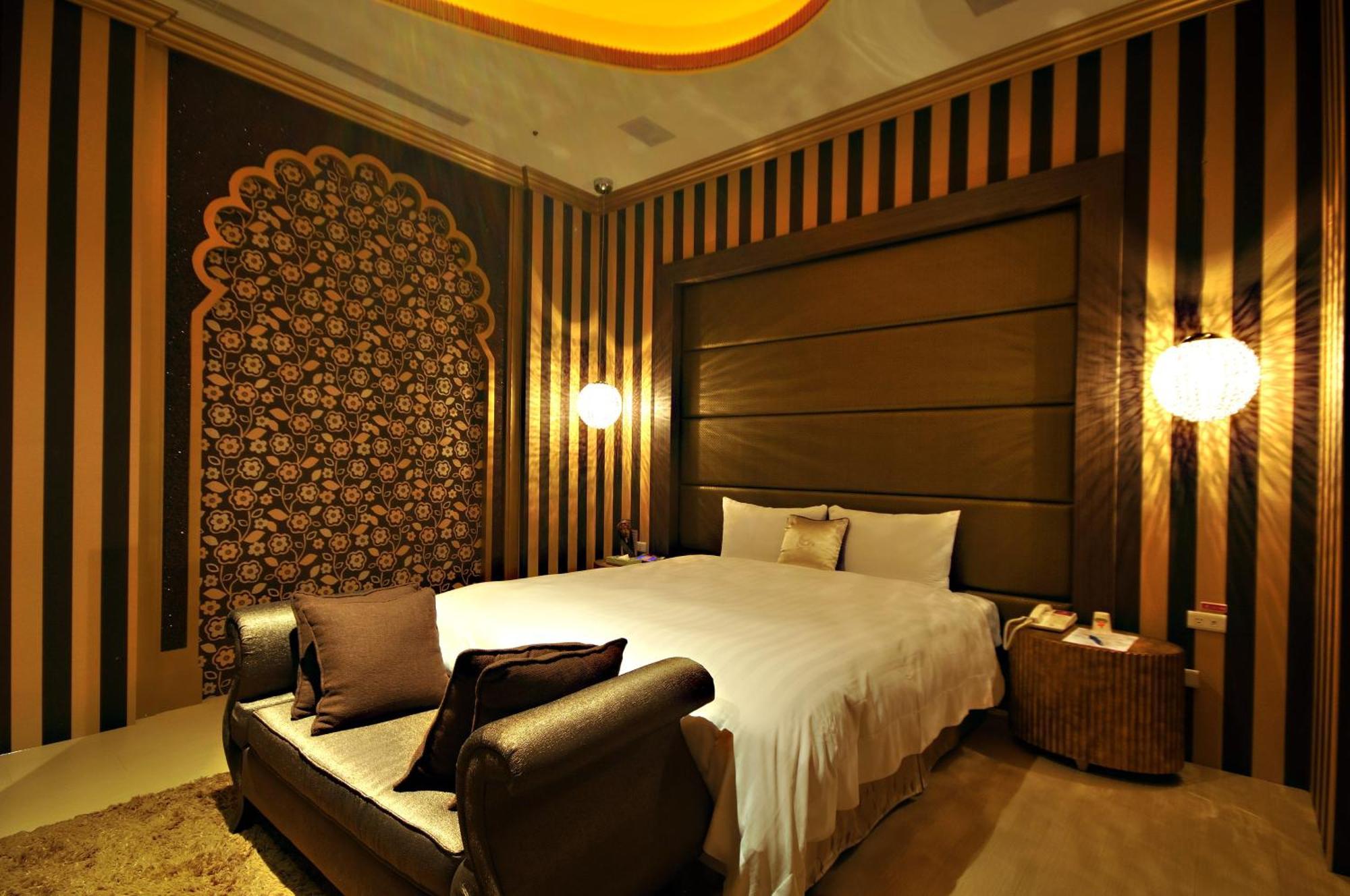 Dubai Motel Yilan Exteriör bild