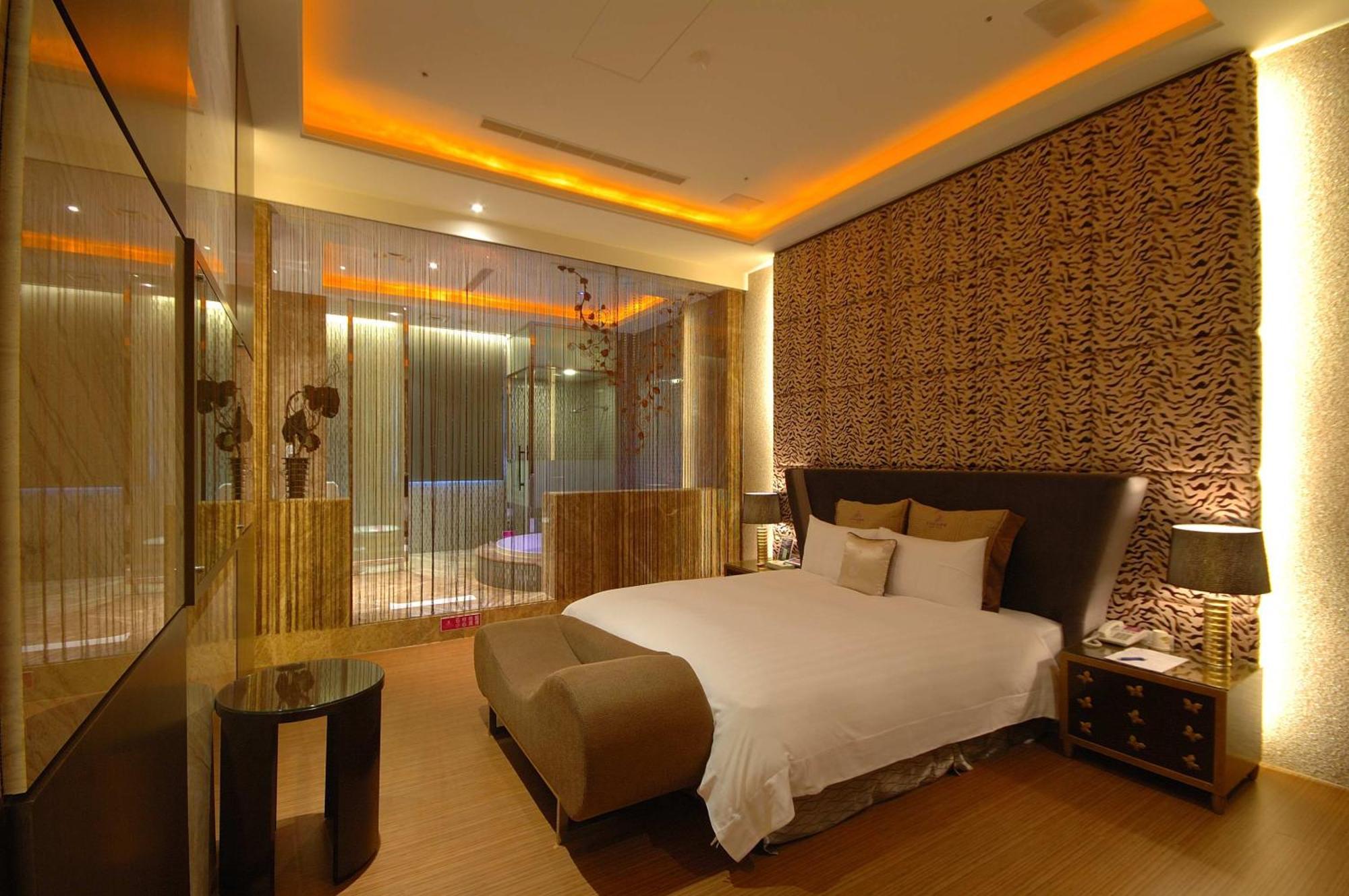 Dubai Motel Yilan Exteriör bild