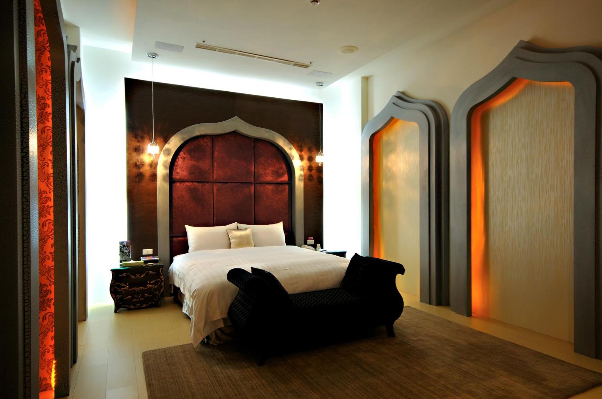 Dubai Motel Yilan Exteriör bild