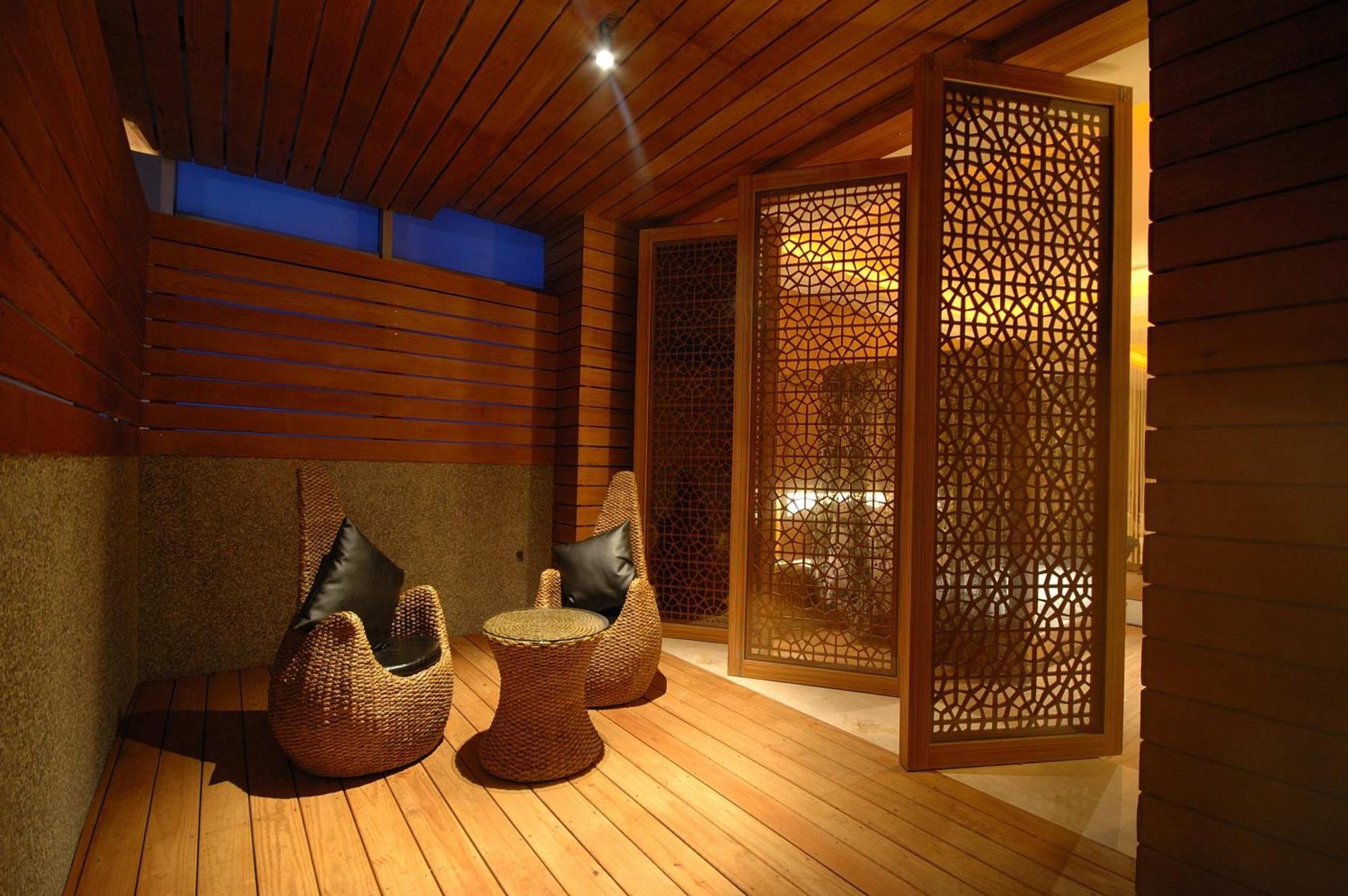Dubai Motel Yilan Exteriör bild