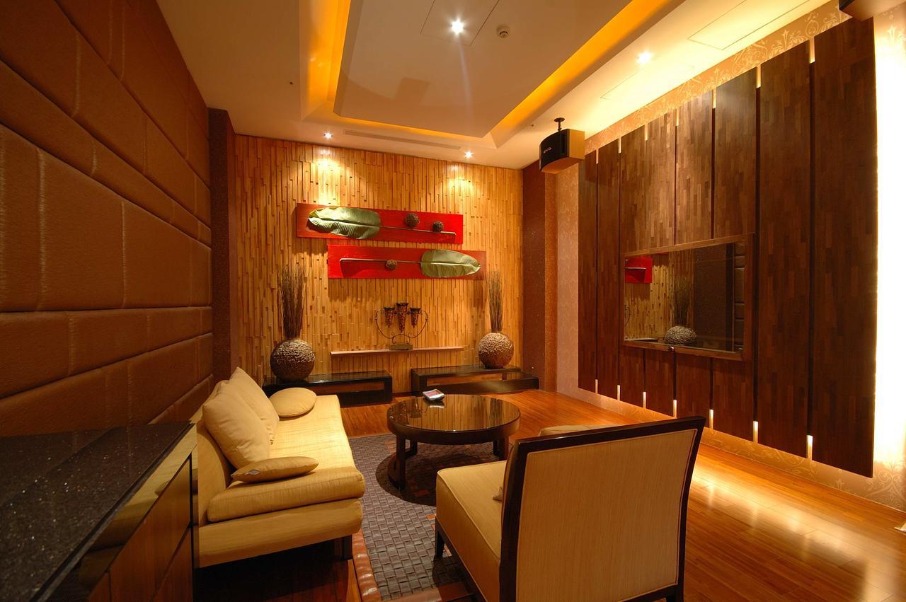 Dubai Motel Yilan Exteriör bild