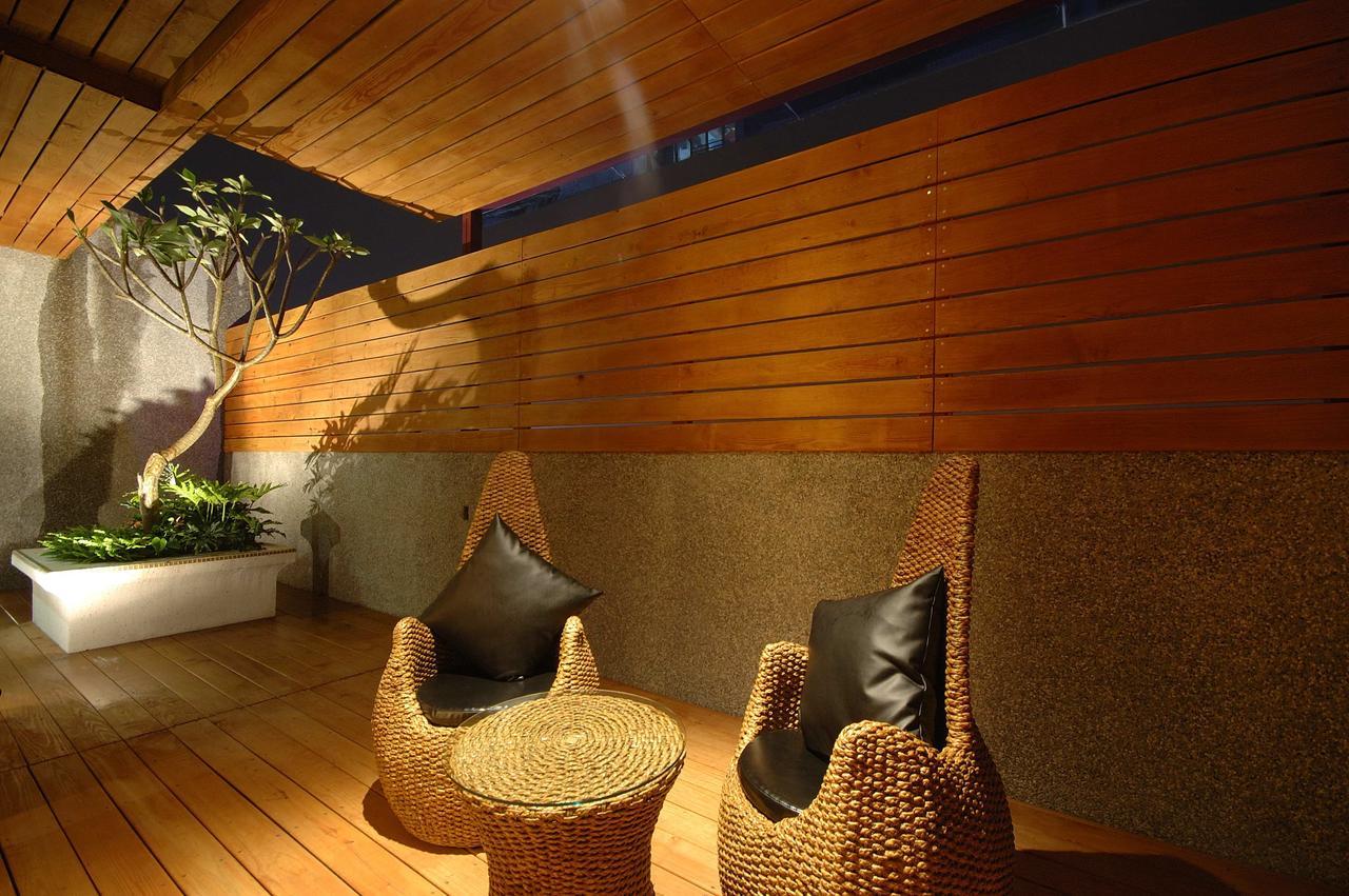 Dubai Motel Yilan Exteriör bild
