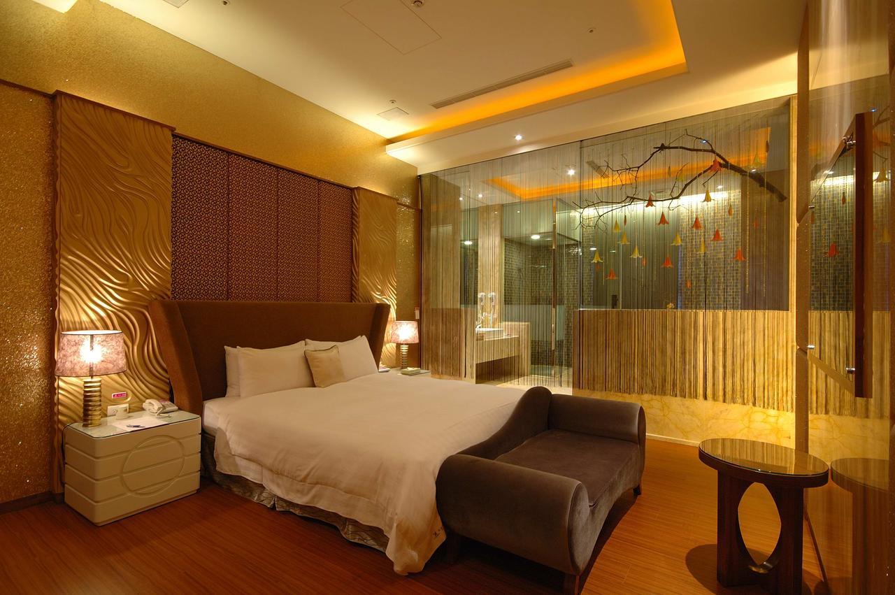 Dubai Motel Yilan Exteriör bild
