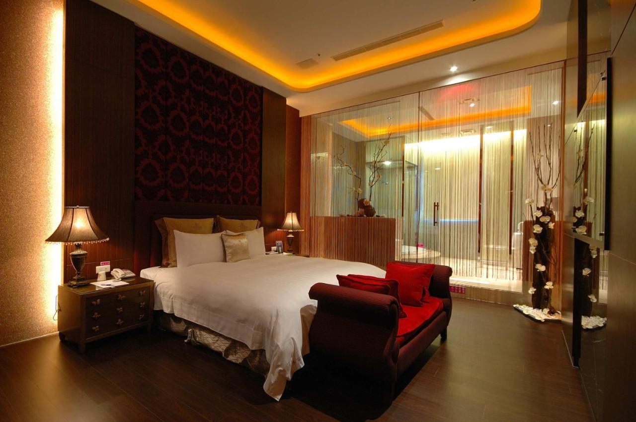 Dubai Motel Yilan Exteriör bild