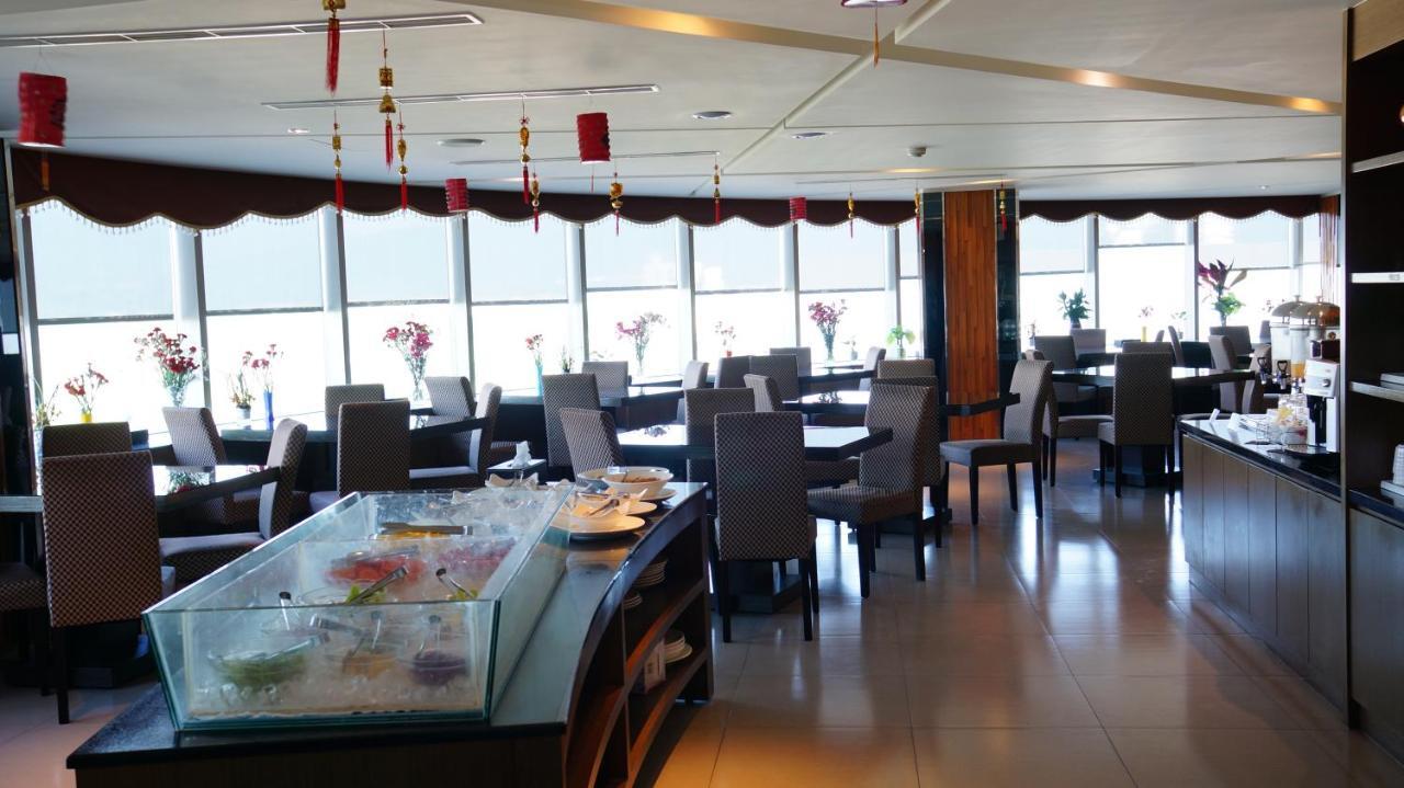 Dubai Motel Yilan Exteriör bild